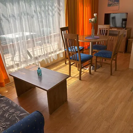 съни хаус 4 апартменти Apartamento Sunny Beach